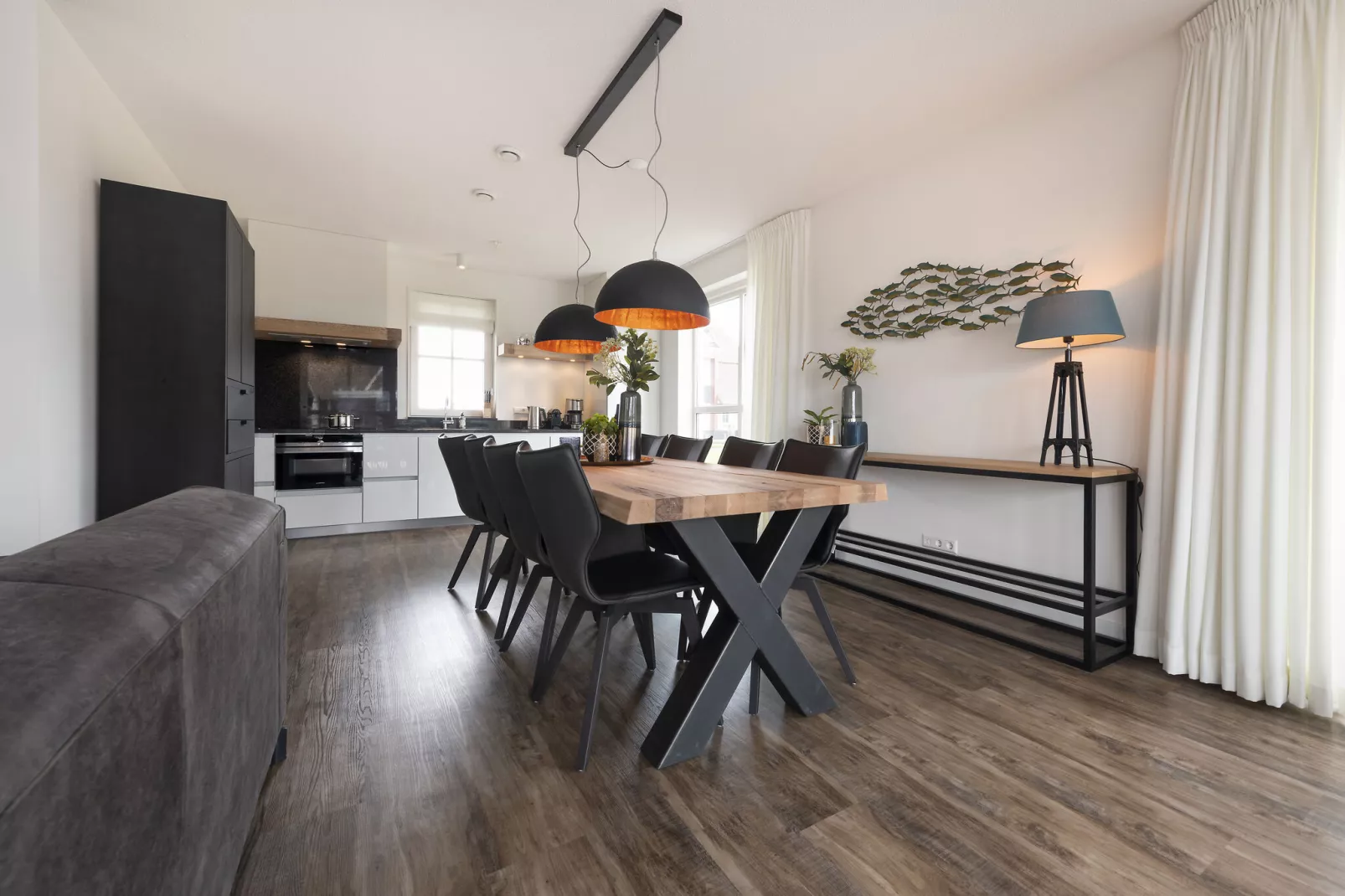 Friese Meren Villa's 2-Dining room