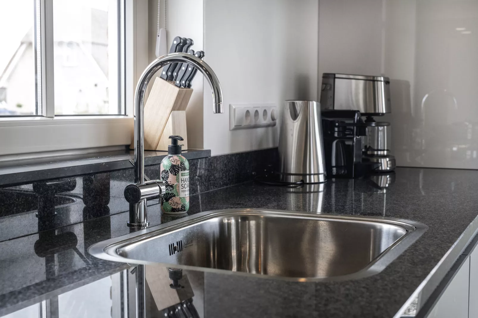 Friese Meren Villa's 2-Kitchen