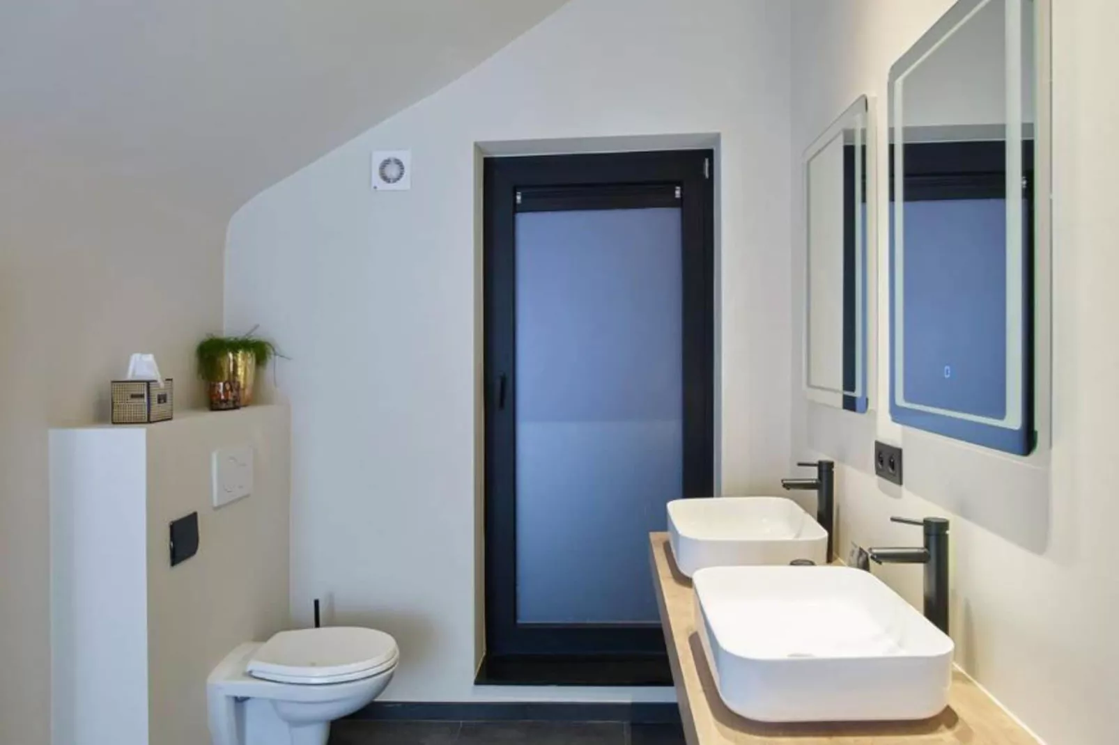 T Vlyt - wellness accommodatie-Bathroom