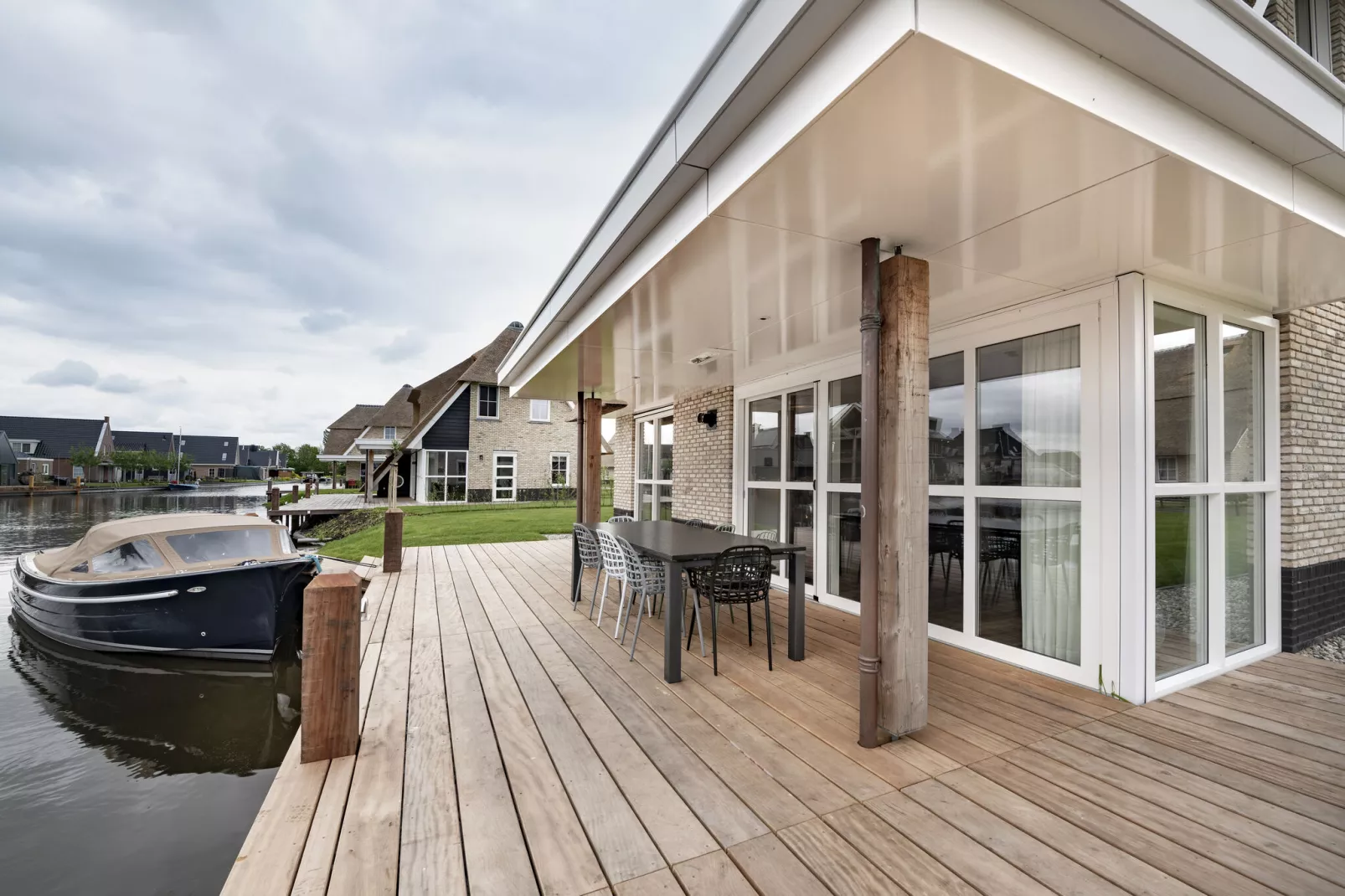 Friese Meren Villa's 2-Terrace balcony