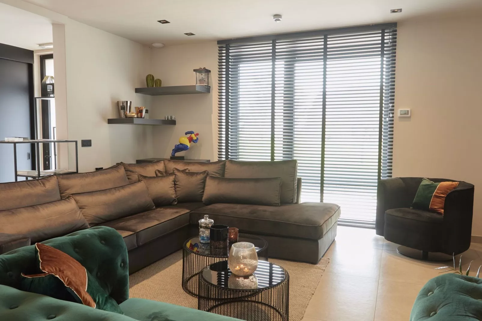 T Vlyt - wellness groepsaccommodatie-Wohnzimmer