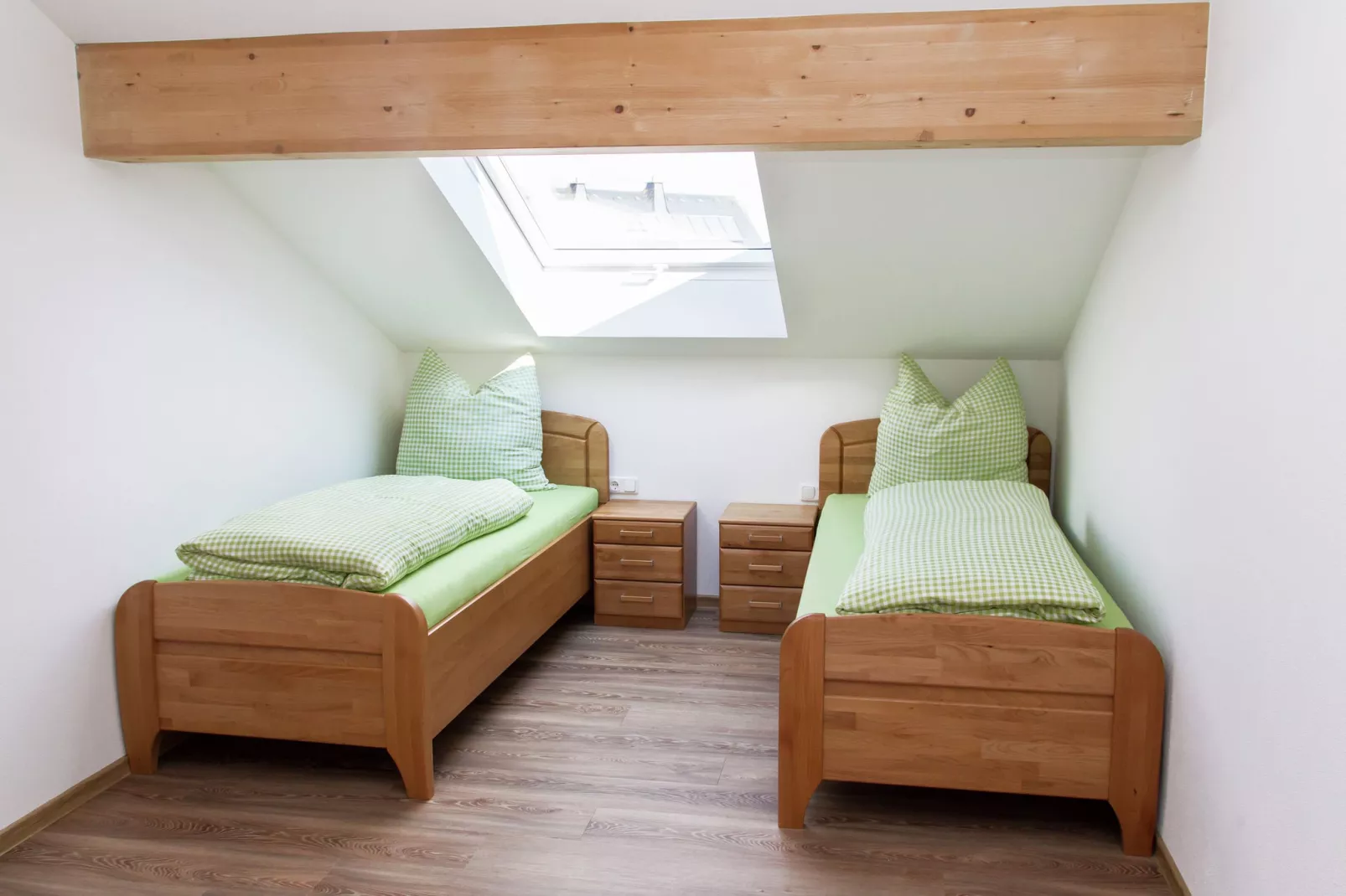 Maike OG-Bedroom