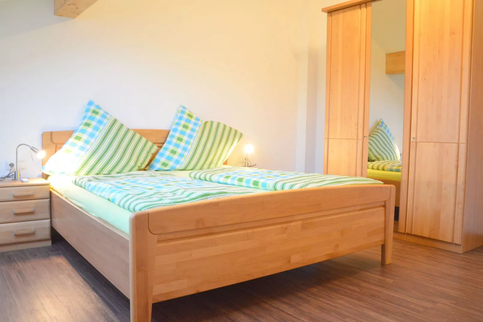 Maike OG-Bedroom