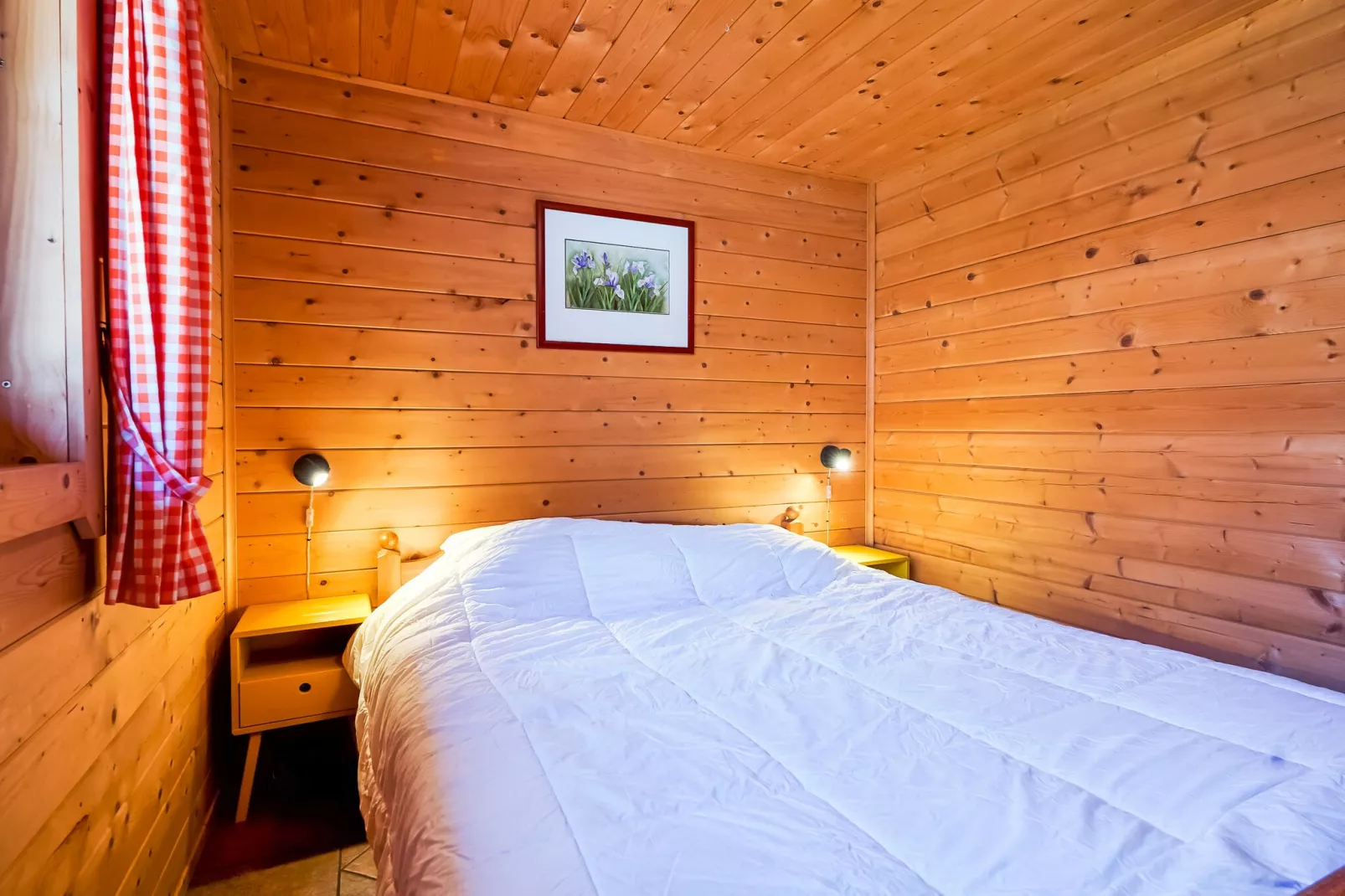 Finse Bungalow in Holten-Bedroom