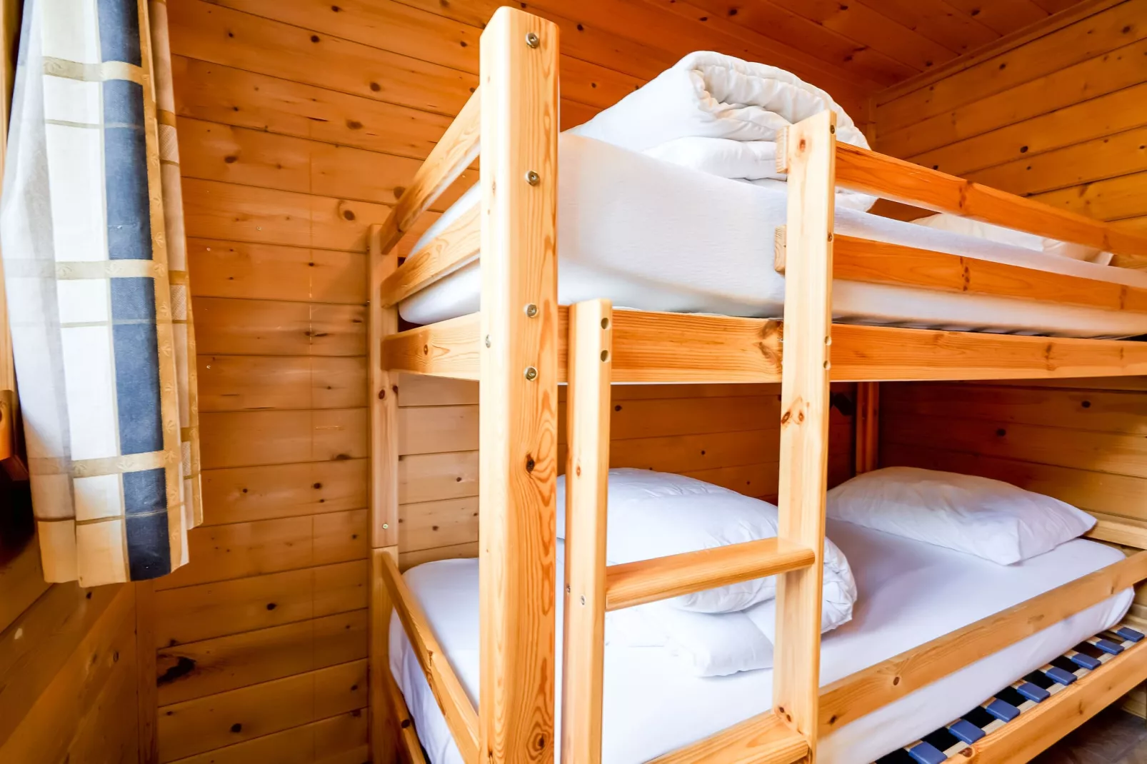 Finse Bungalow in Holten-Bedroom
