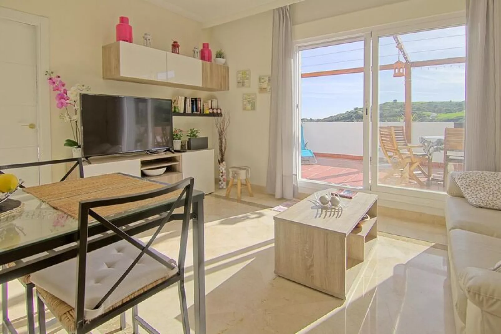 Casa Arles - CT 101-Living room