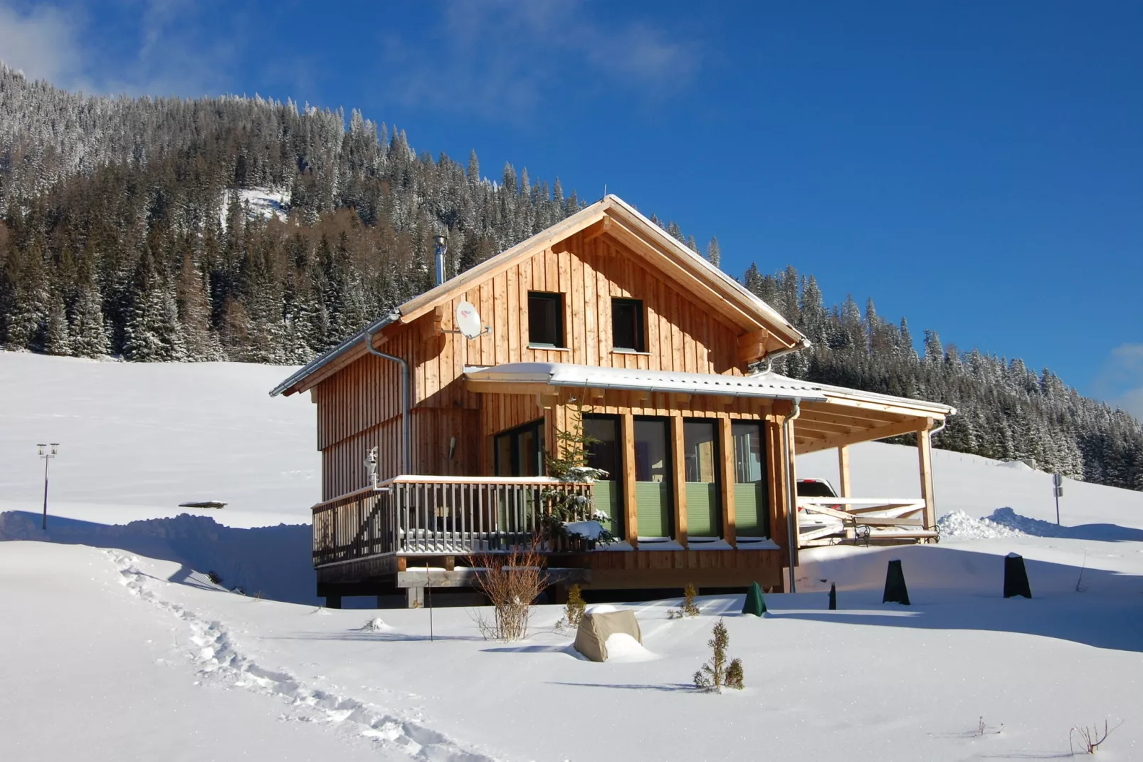 Chalet Sonnenschein-Exterior winter