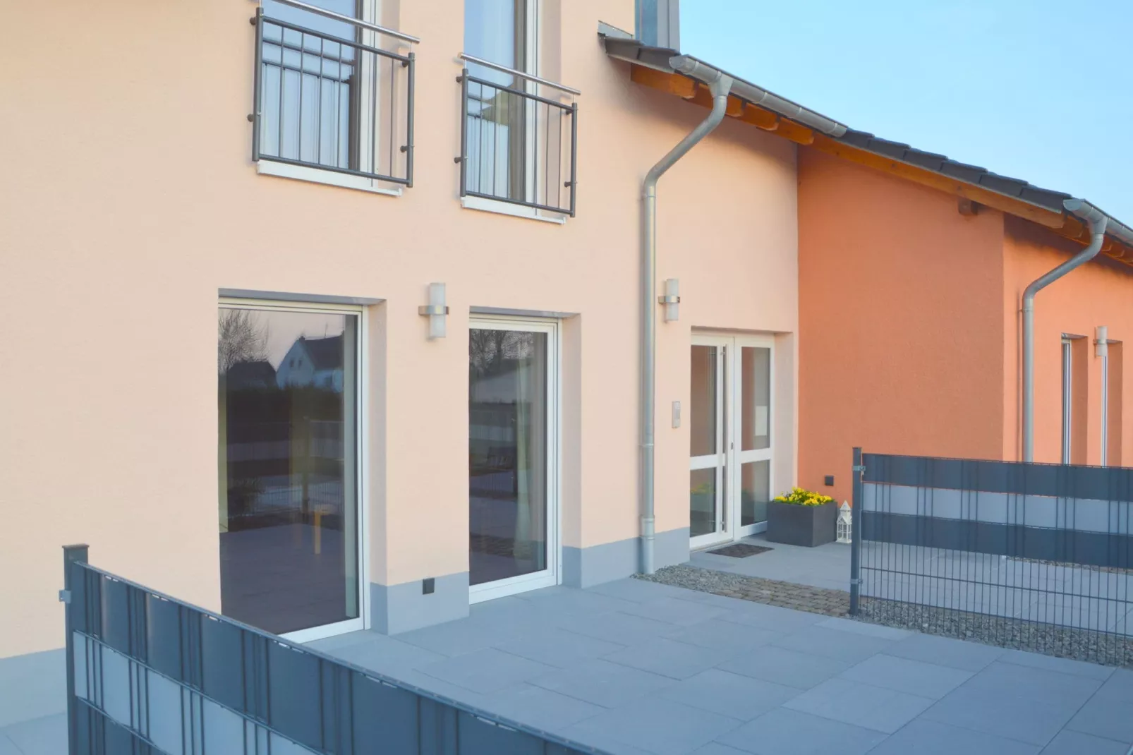 Antonius EG-Terrace balcony