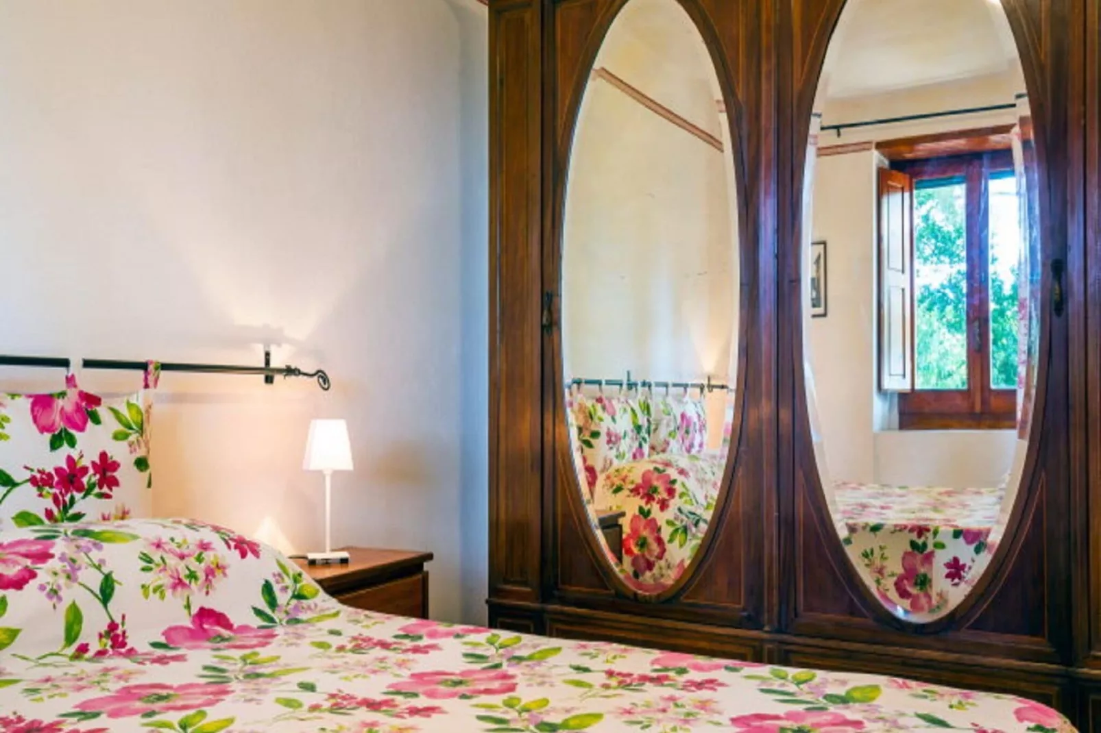 Nicolina-Bedroom