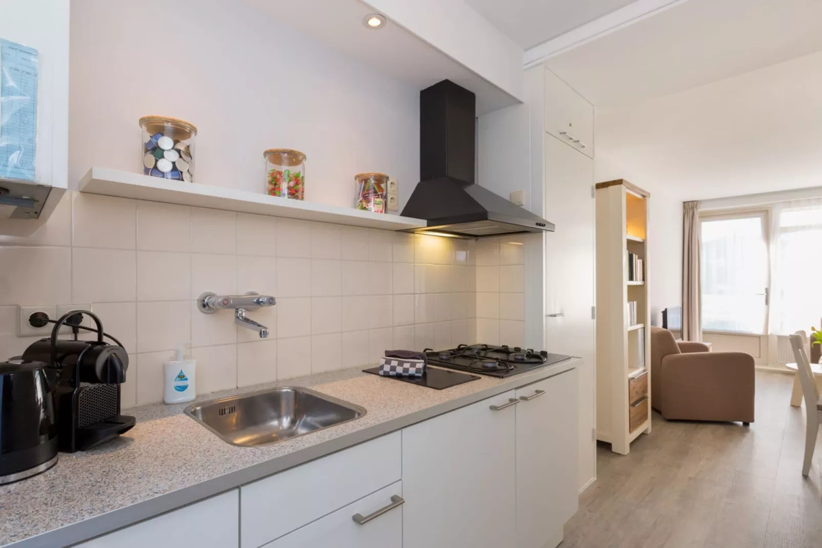 Kurhaus- appartement 5 Zoutelande-Kitchen