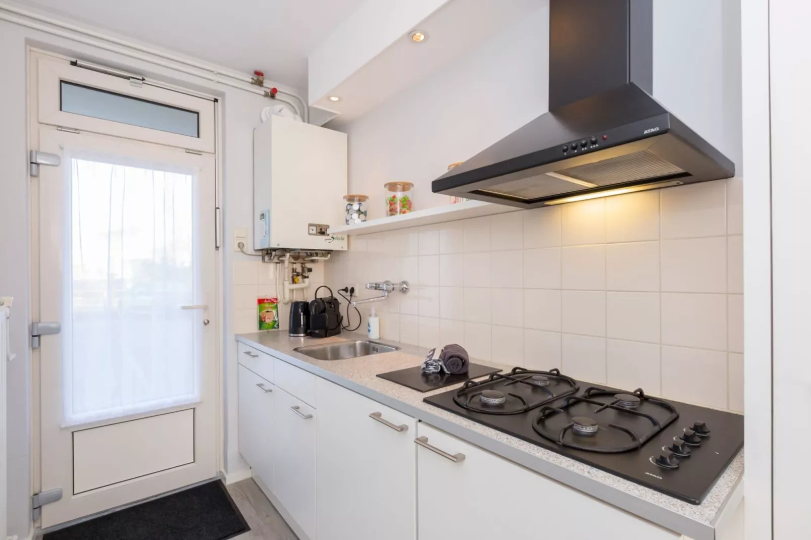 Kurhaus- appartement 5 Zoutelande-Kitchen