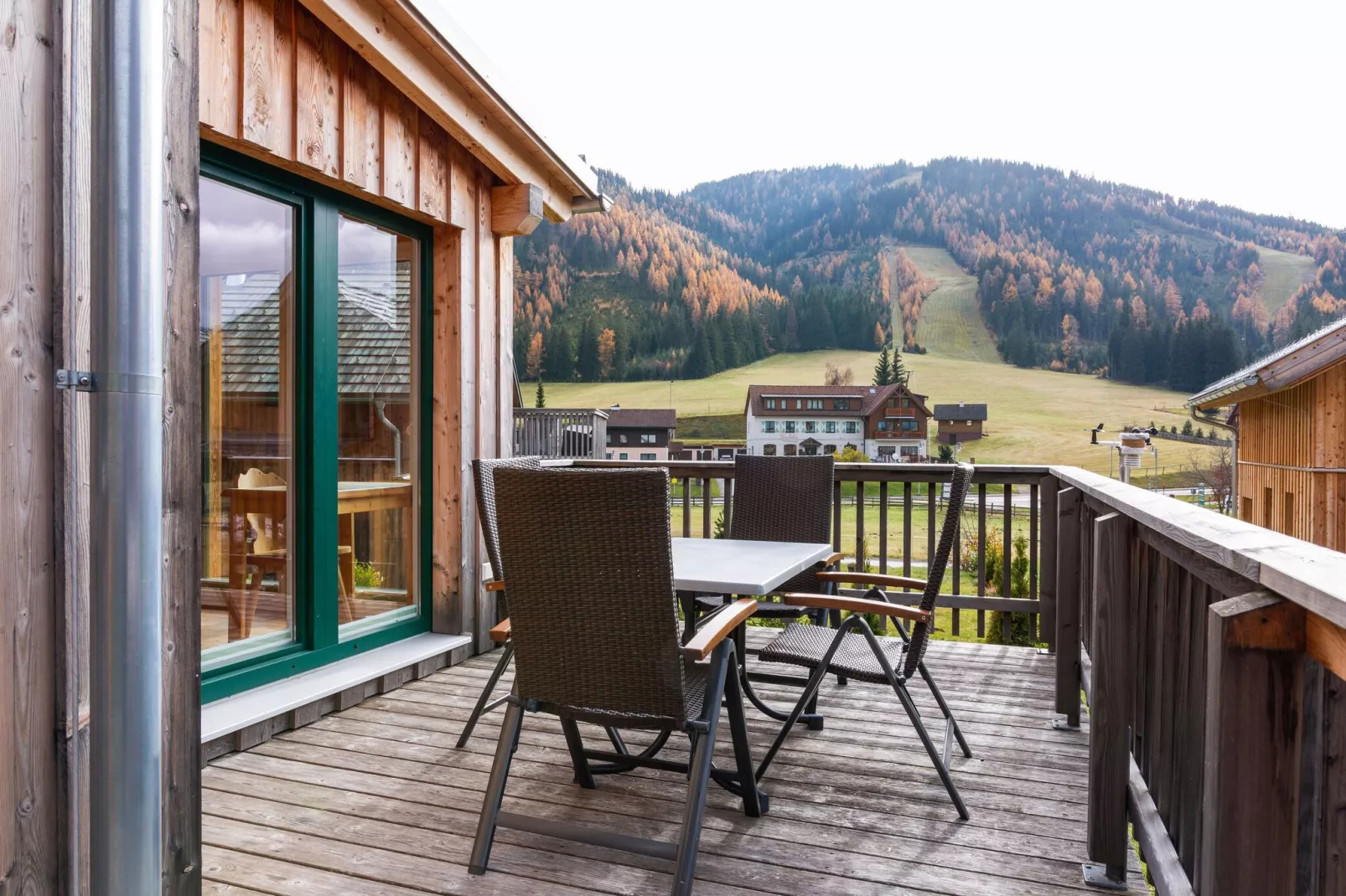Chalet Sonnenschein-Terrace balcony