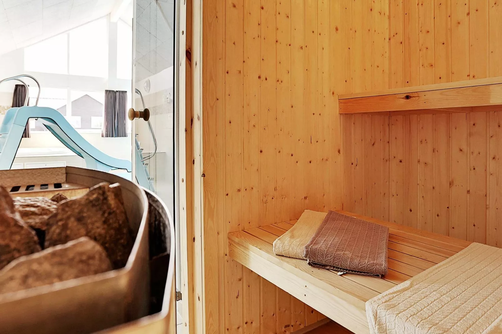 Luxury Pool Retreat by Sea - By Traum Ferienwohnungen-Sauna