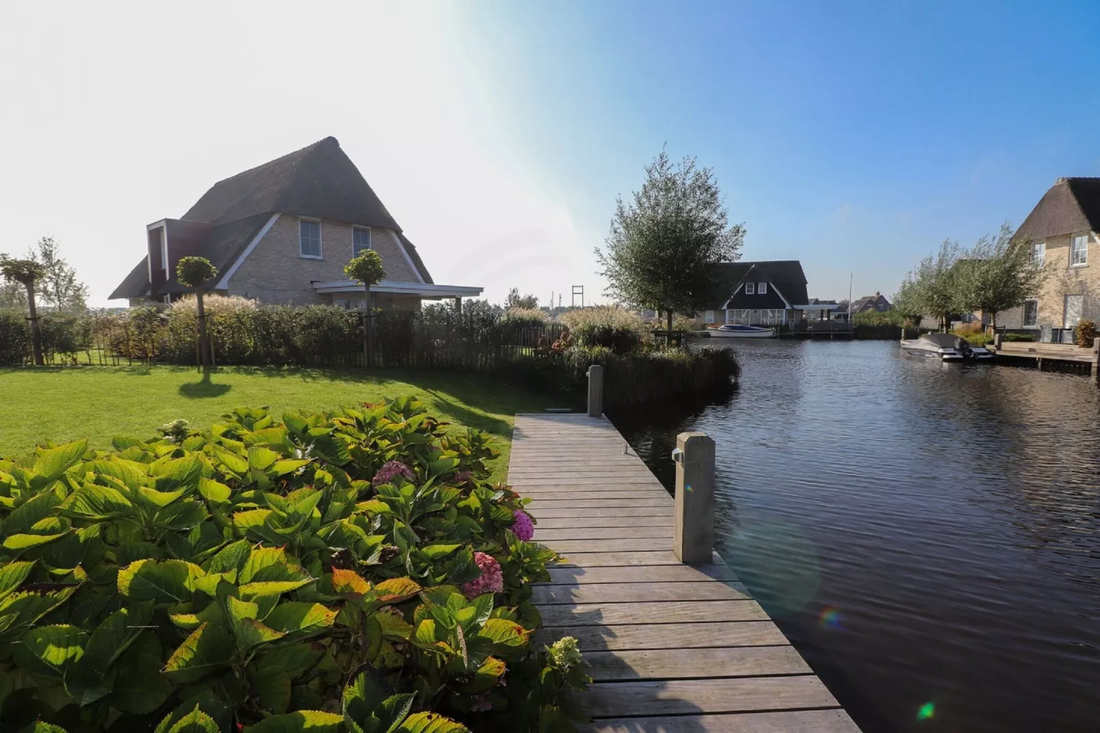 Friese Meren Villa's 16-Gardens summer