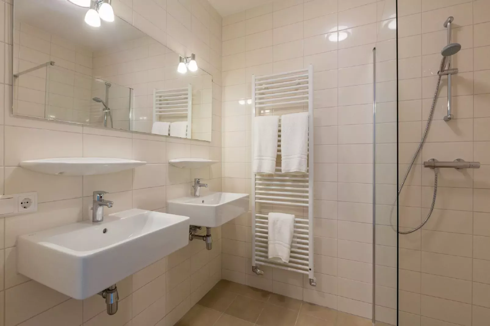 Aparthotel Zoutelande - 2 pers luxe studio - huisdier-Bathroom