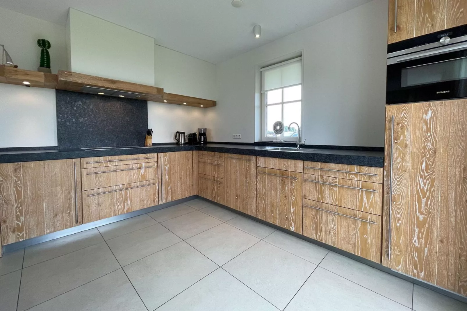 Friese Meren Villa's 18-Kitchen