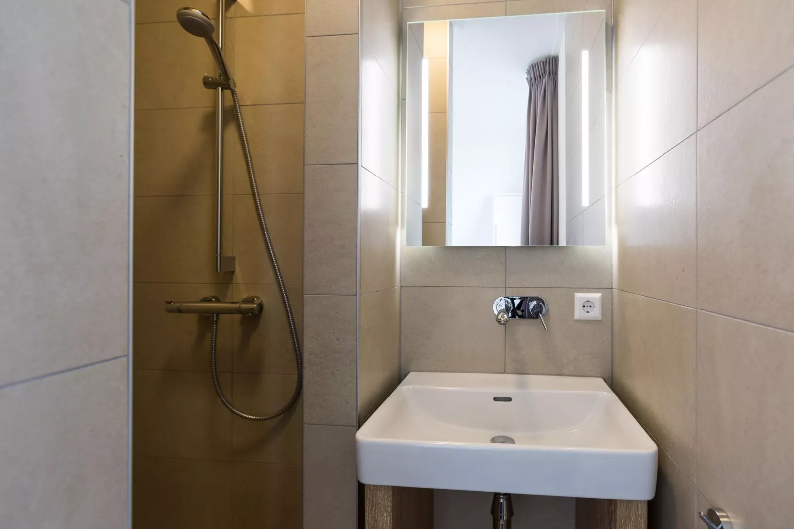 Friese Meren Villa's 18-Bathroom