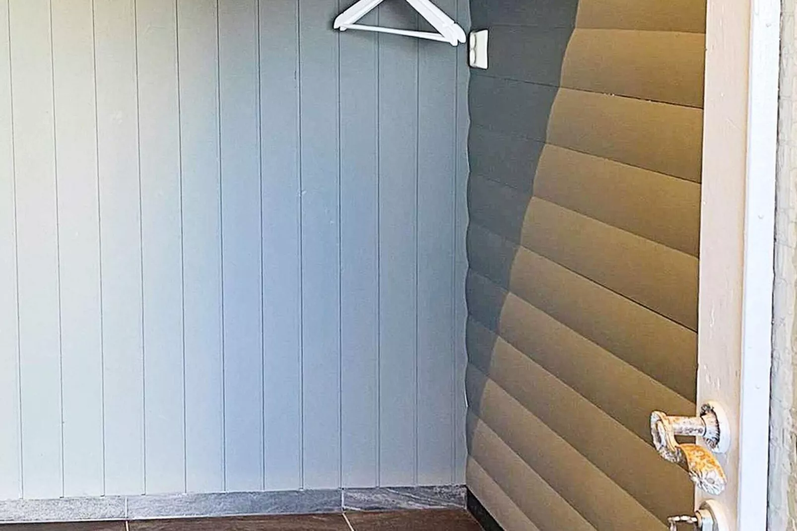 37596 JARLE-Indoor