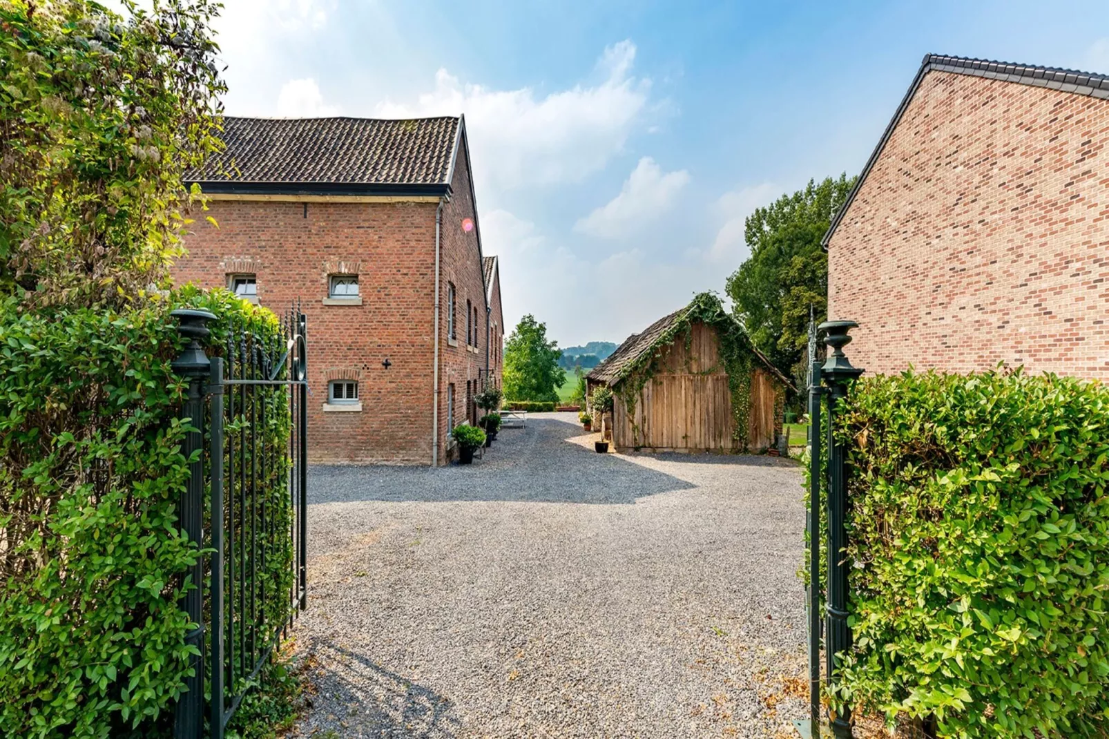 Magnifique habitation pour 18 Adultes-Außenbereich Sommer