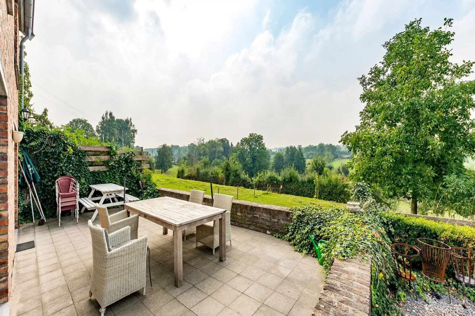 Magnifique habitation pour 18 Adultes-Außenbereich Sommer