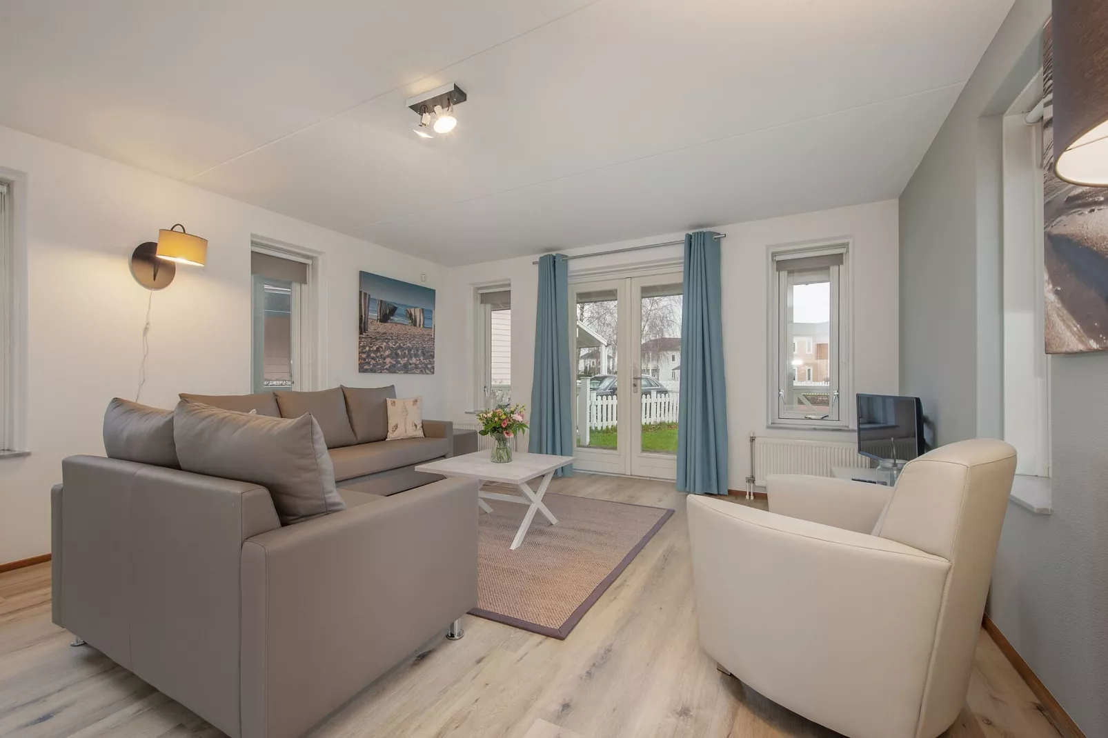 Cape Helius 21-Living room