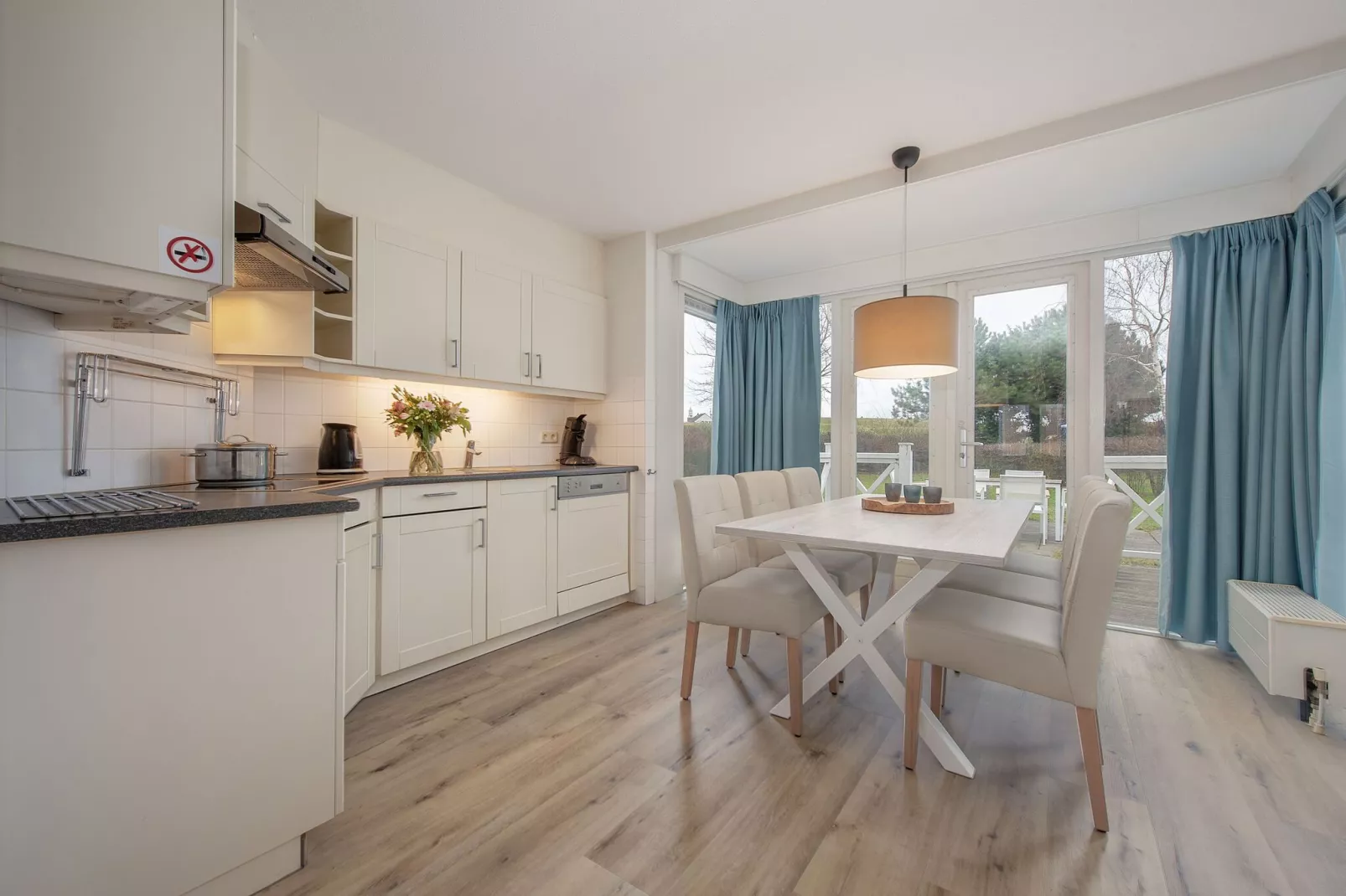 Cape Helius 21-Kitchen