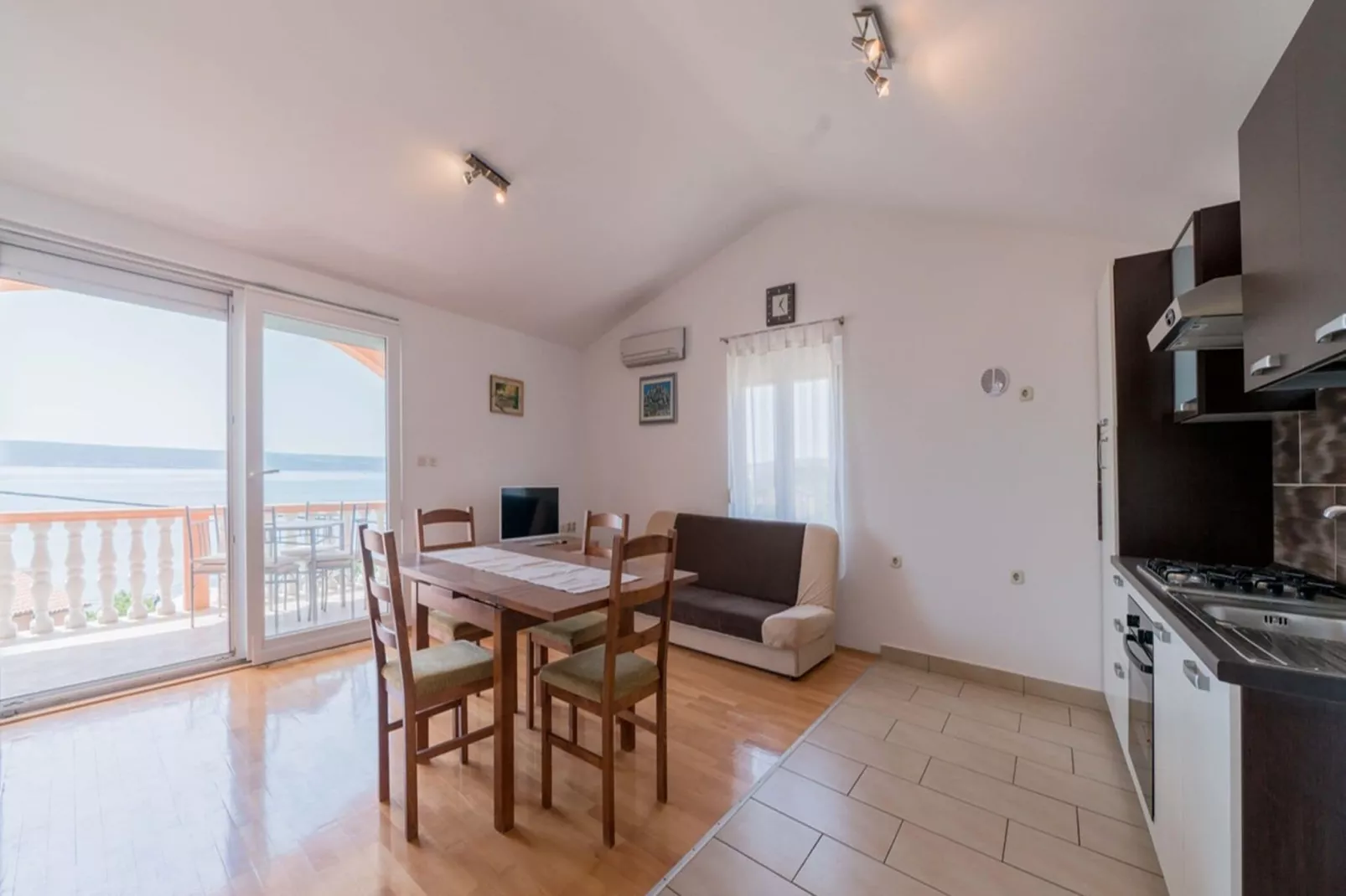 Villa Jasenice-Dining room