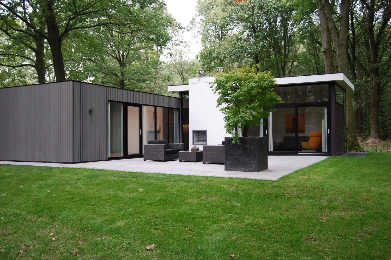 Resort Maasduinen 10-Exterior summer