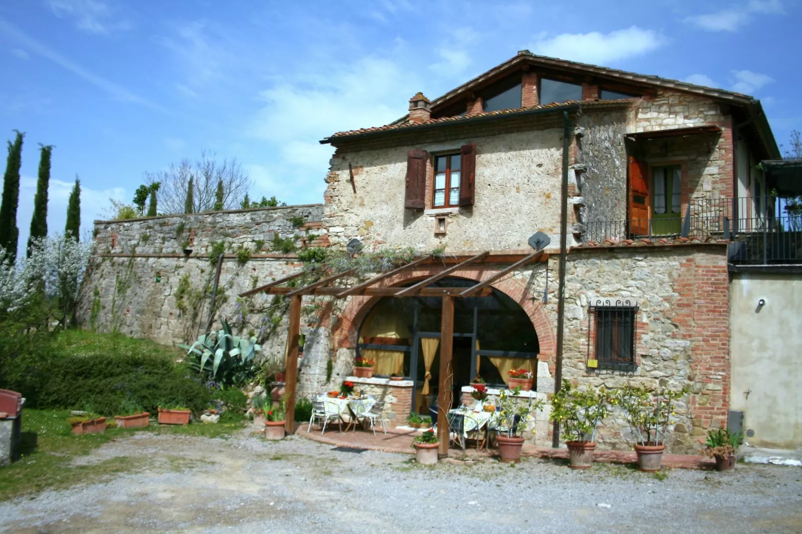 Villa Rapolano-Exterior summer