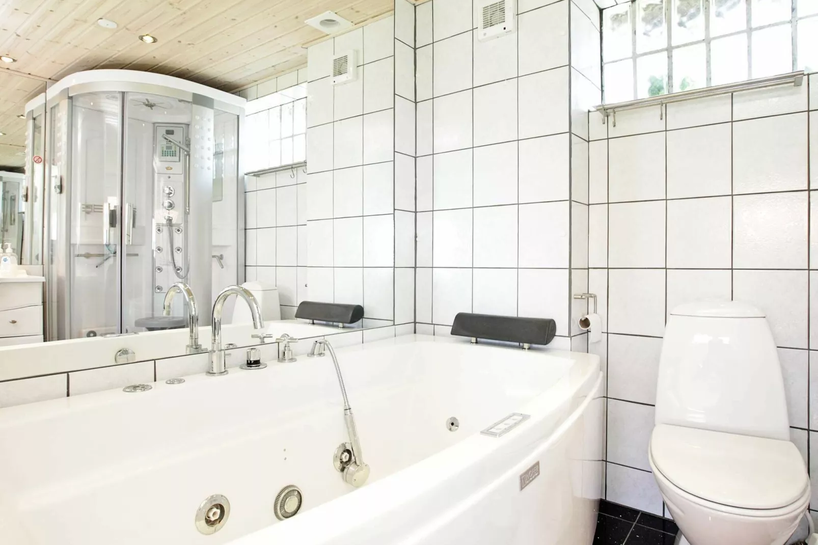 4 person holiday home in Middelfart-By Traum-Spa