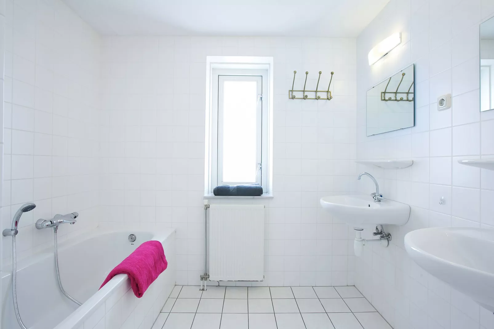 Cape Helius 22-Bathroom
