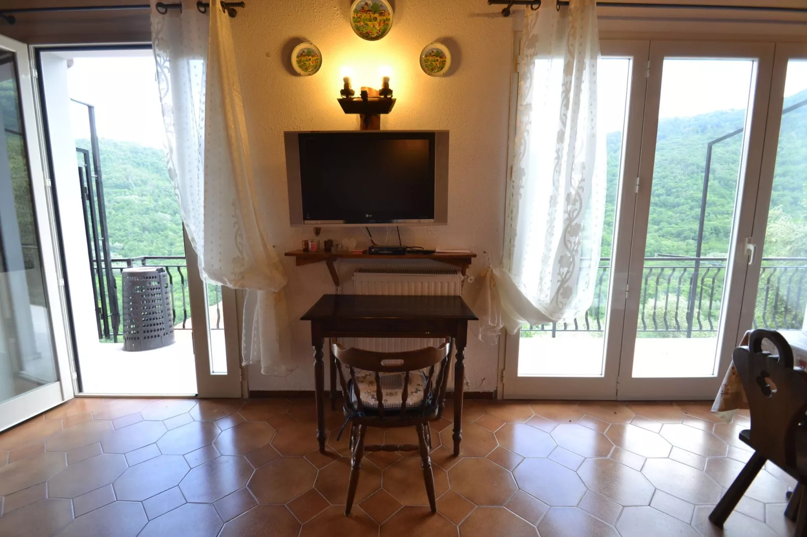 Fiore in testa-Living room