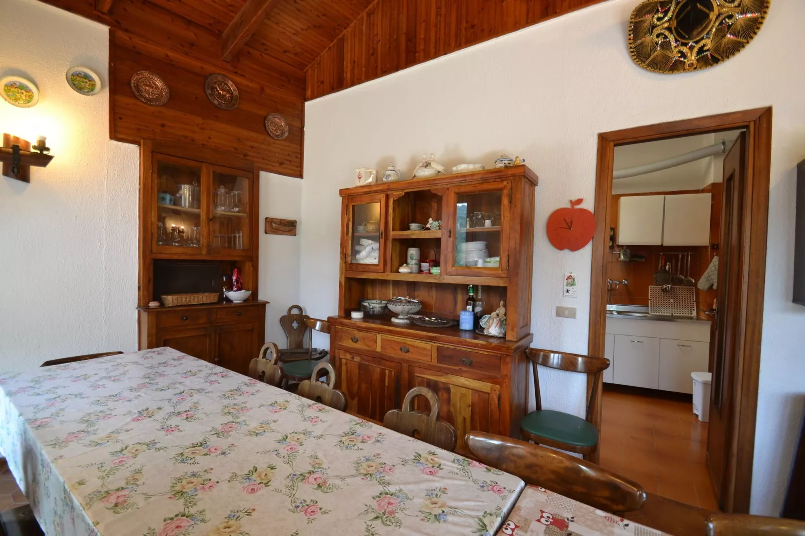 Fiore in testa-Dining room