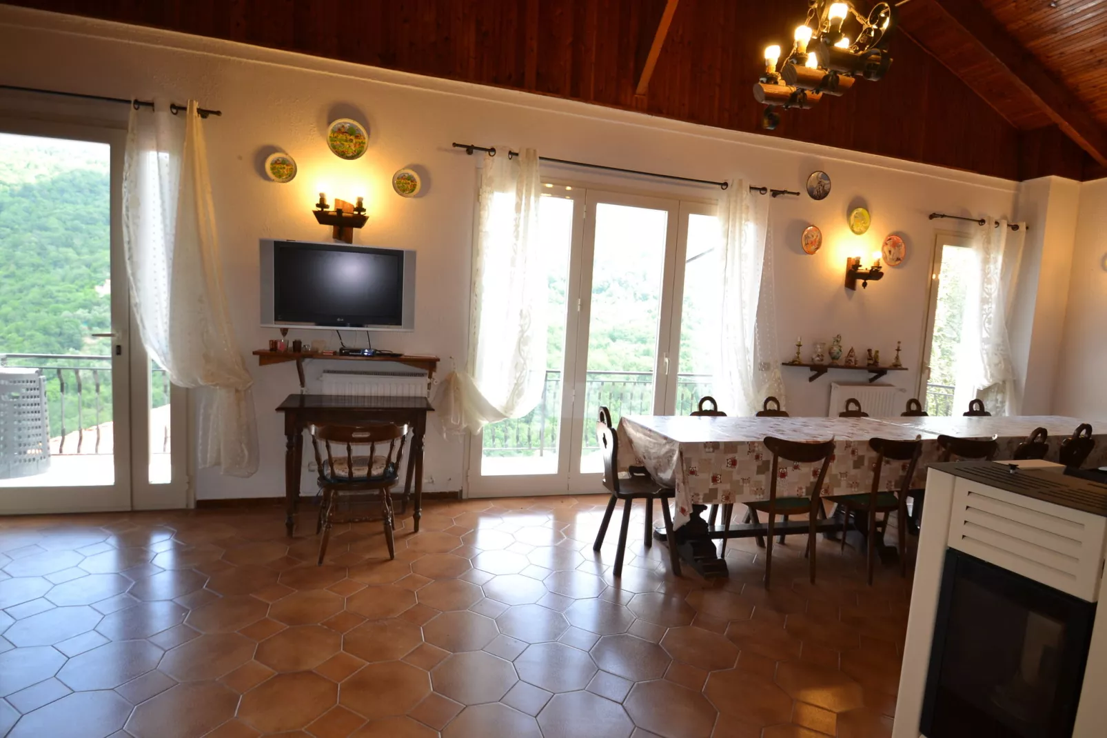 Fiore in testa-Dining room