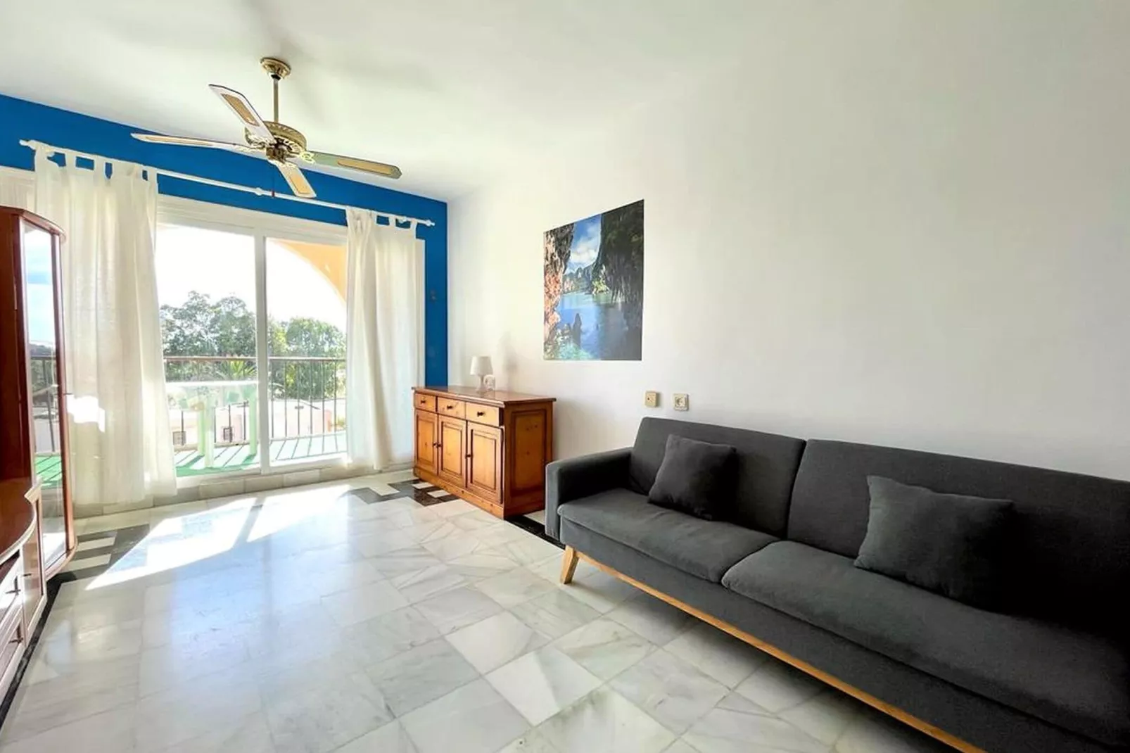 Residencial Hibiscus 405-Living room