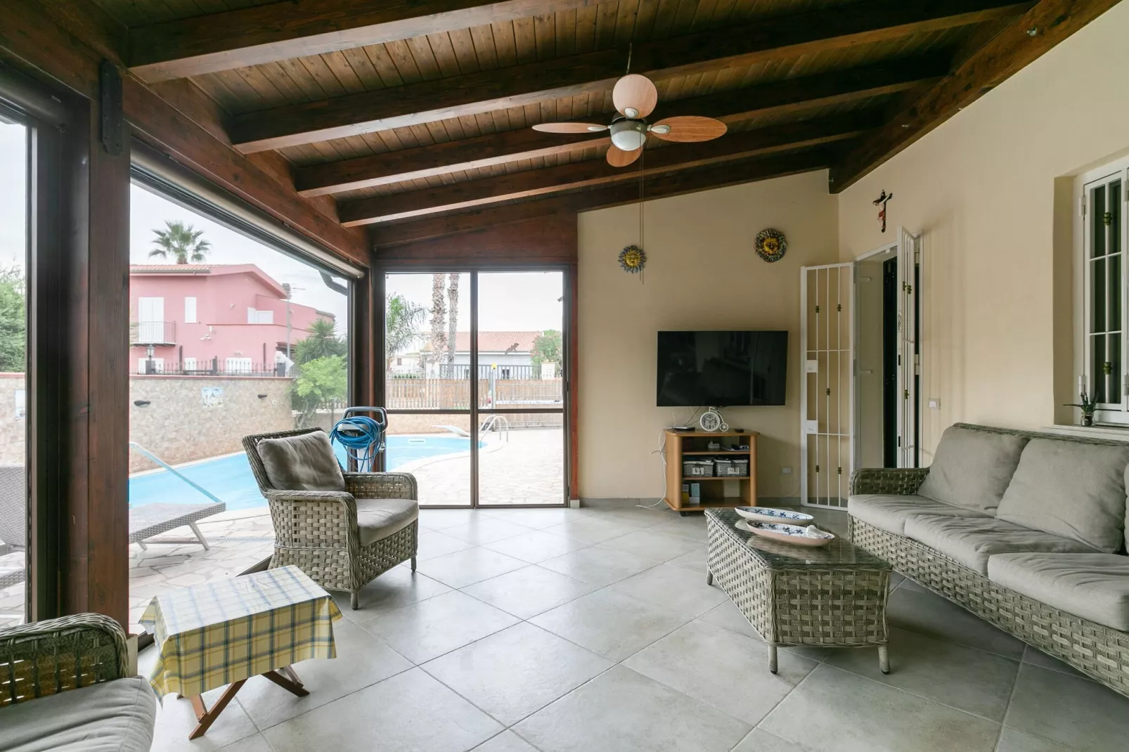 Villa Kiara-Living room