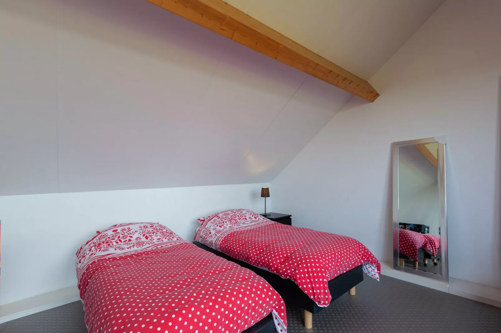 Lyts Sypenstien-Bedroom
