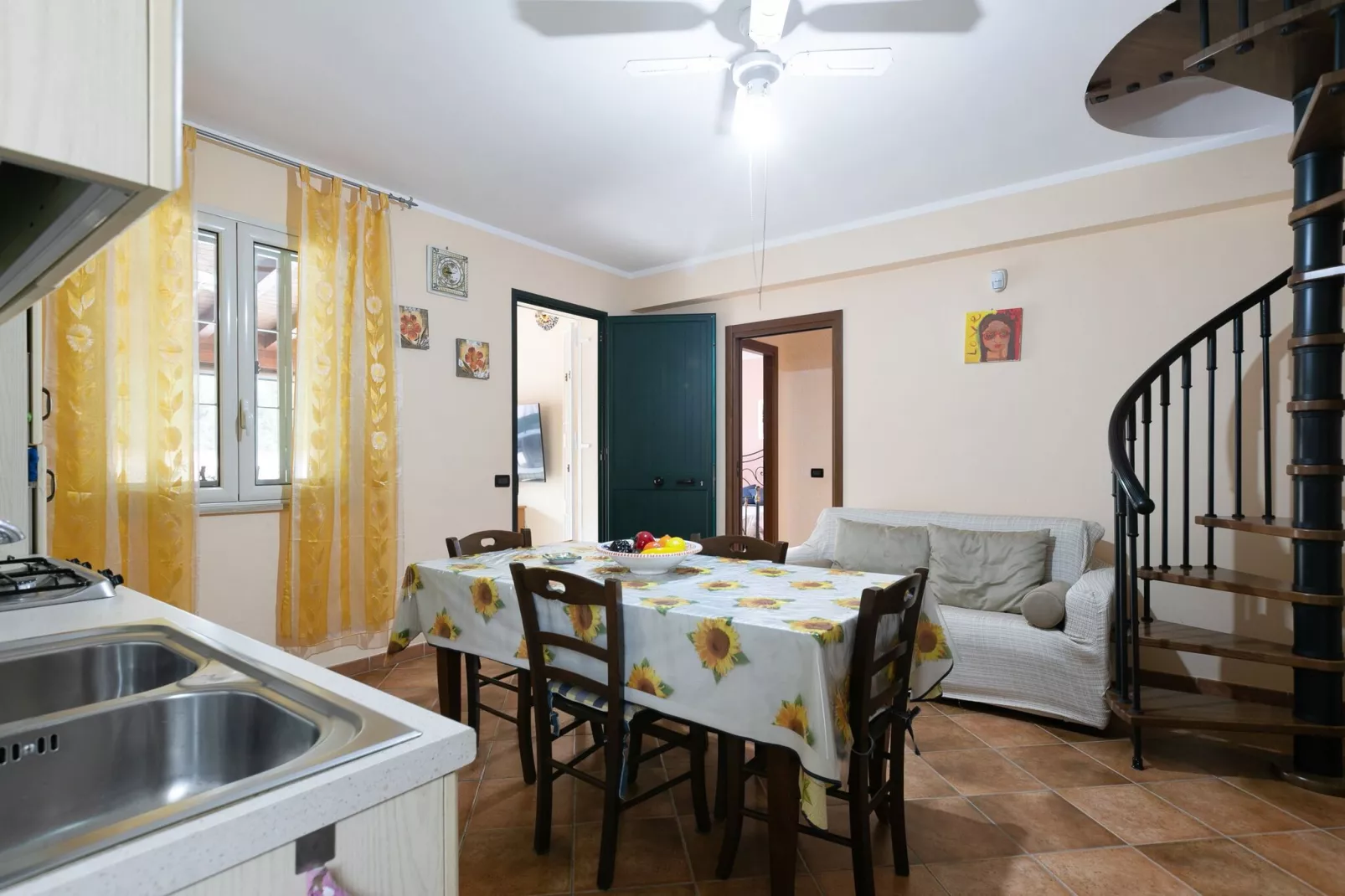 Villa Kiara-Dining room