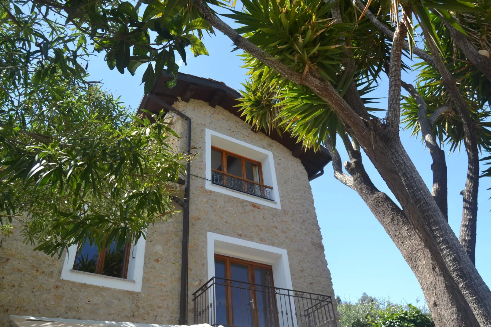 Casa Longo-Exterior summer
