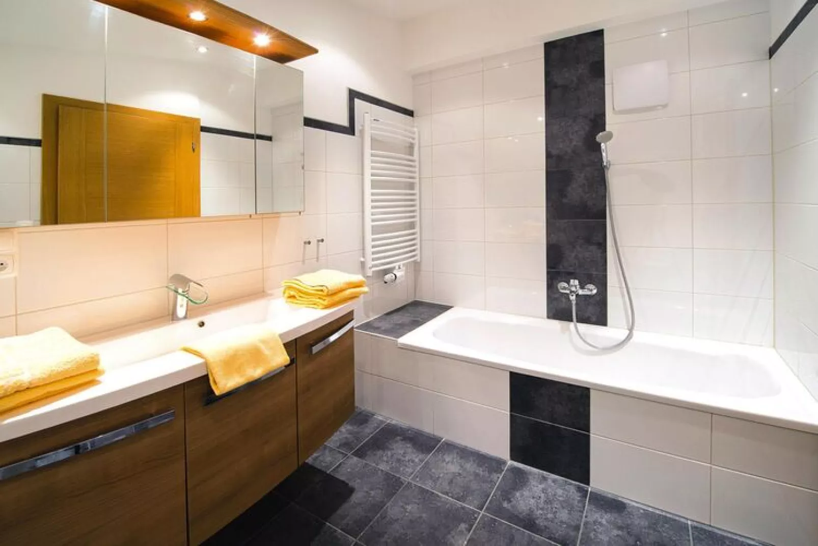 Vicky Apartments-Bathroom