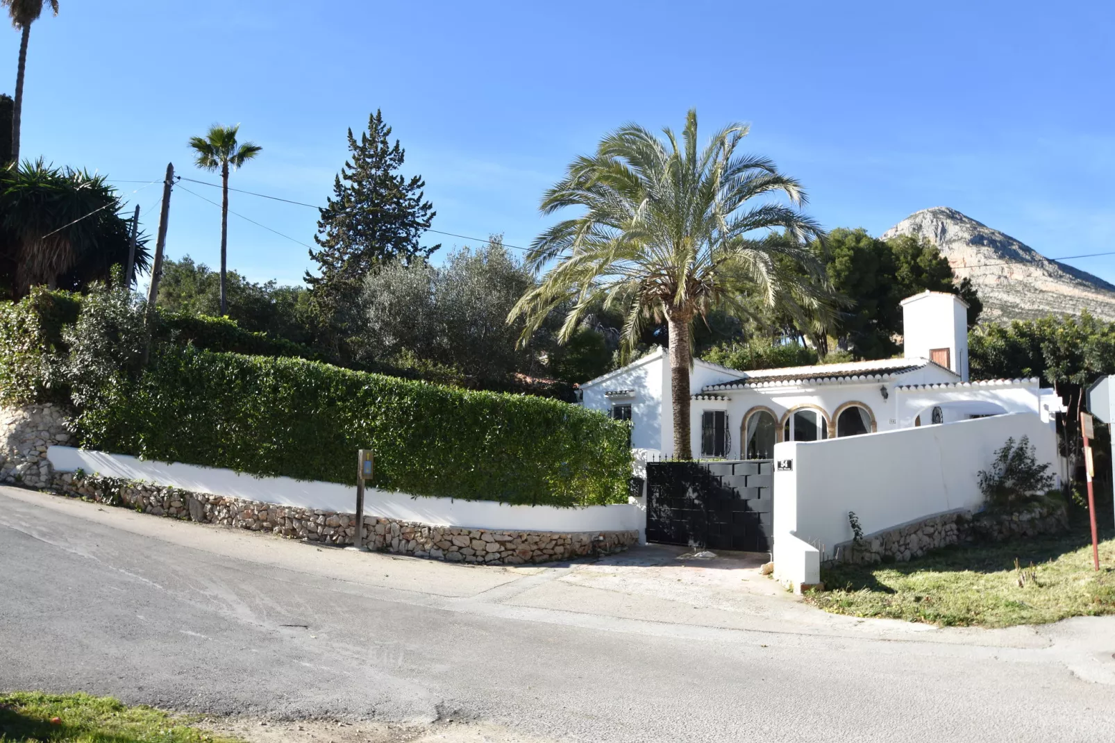 Villa Rivas-Exterior summer