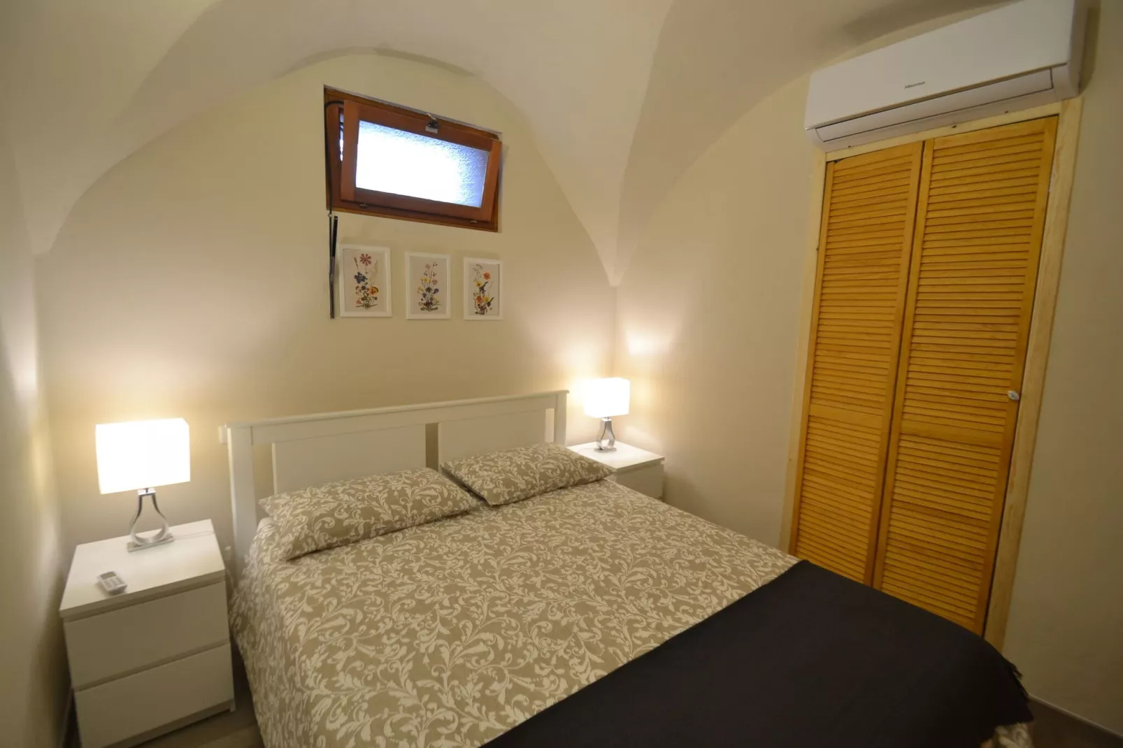 Casa Longo-Bedroom