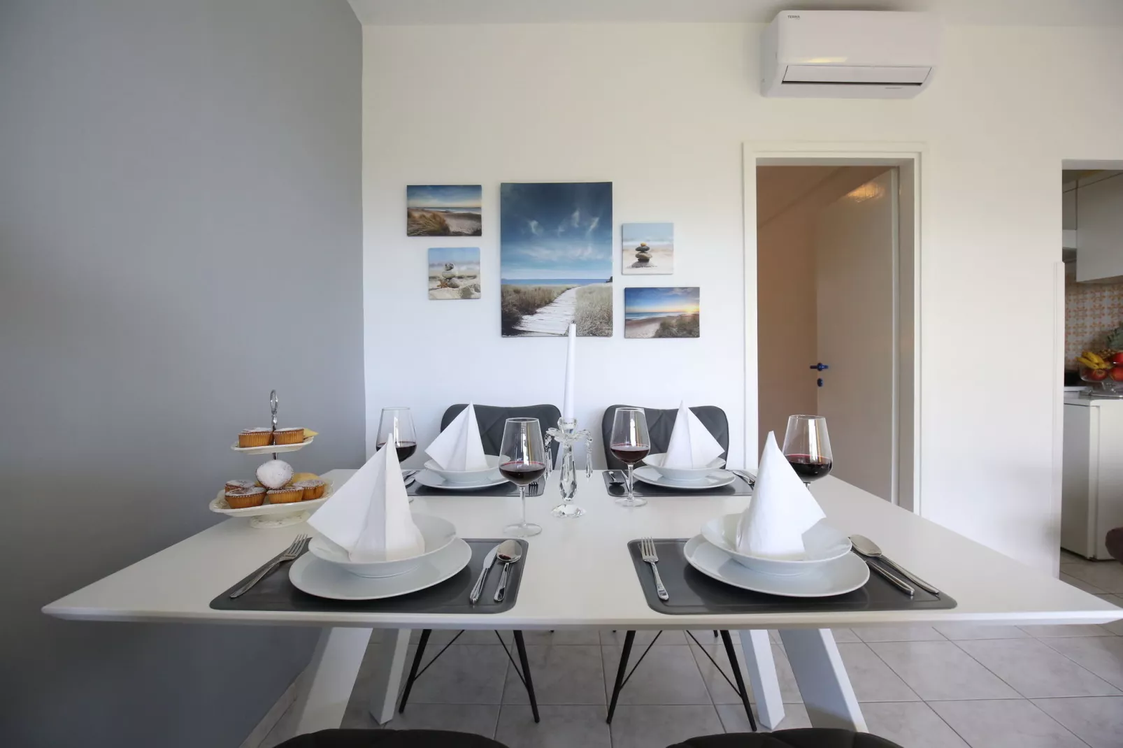 Mediterano 1-Dining room