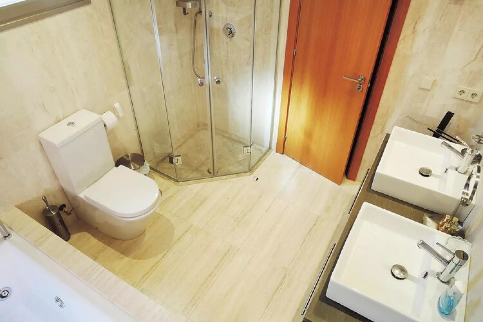 Magna Manilva / max 2 Personen-Bathroom