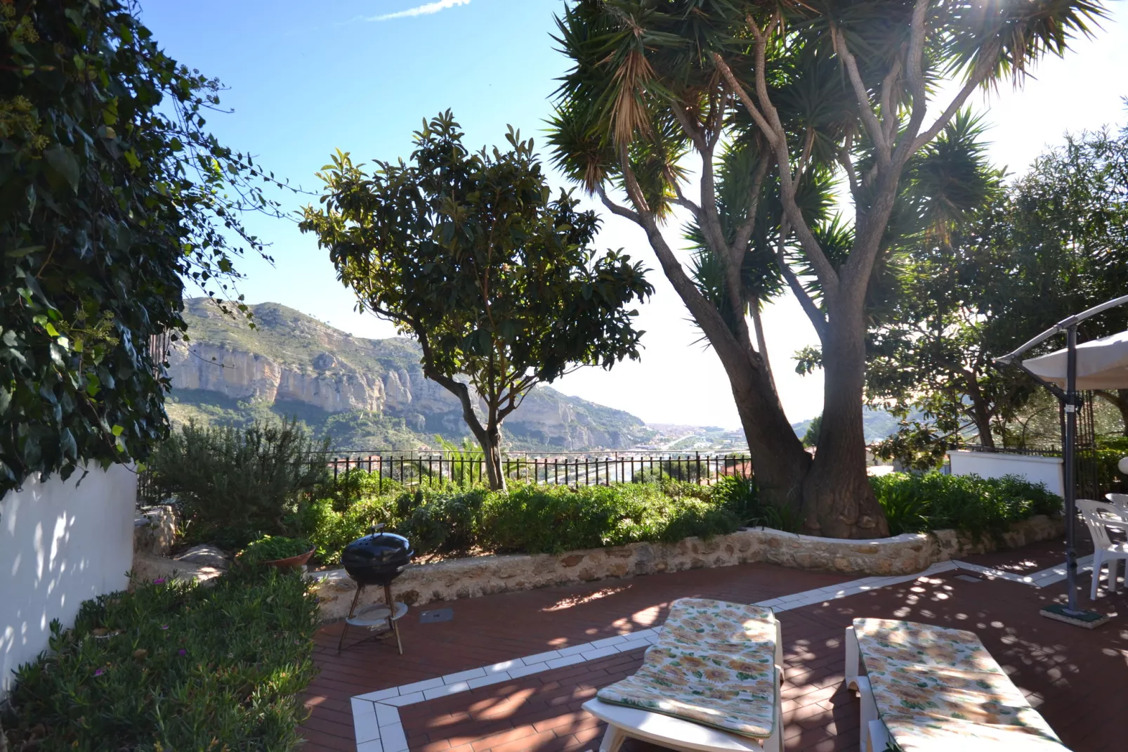 Casa Longo-Gardens summer