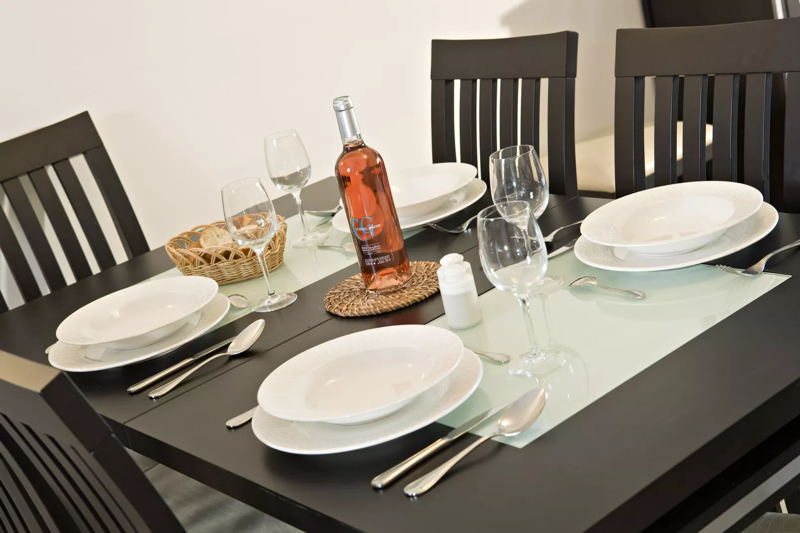 Carré Marine 3-Dining room