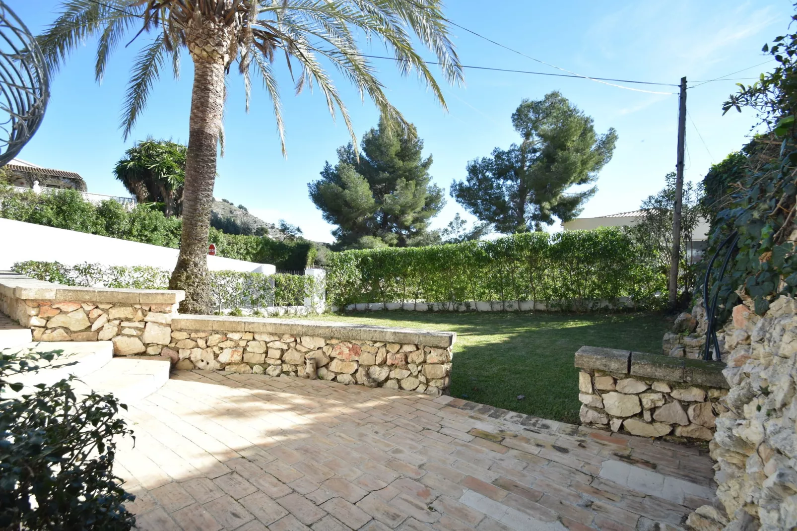Villa Rivas-Gardens summer