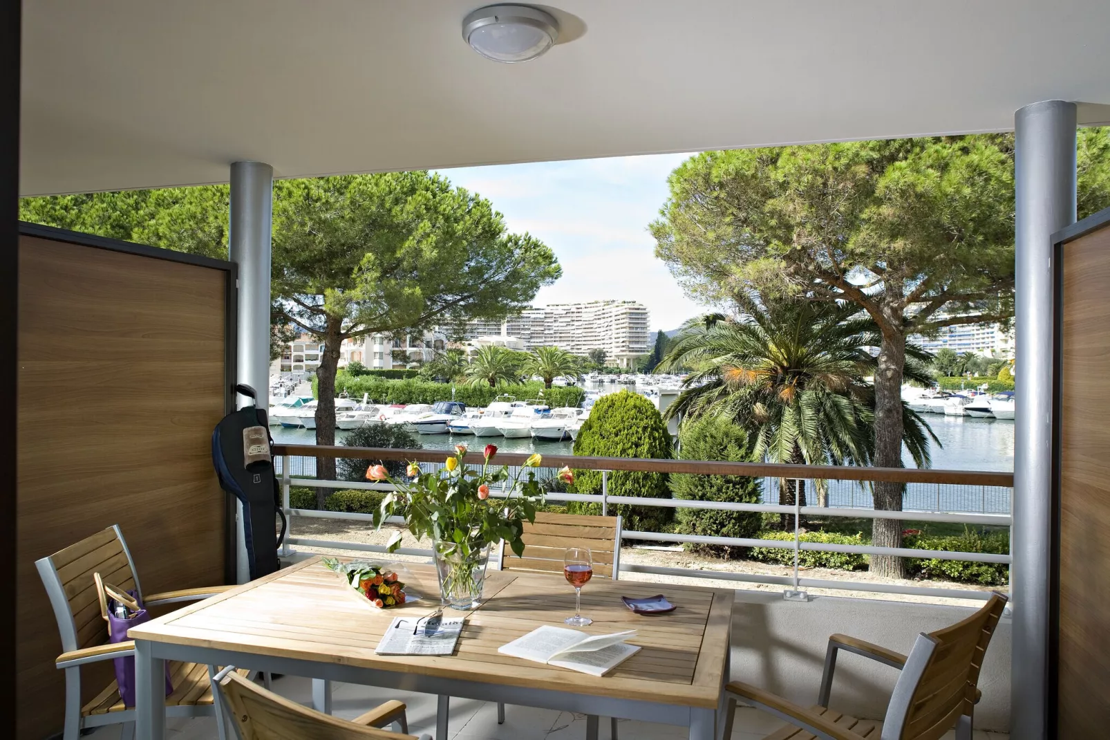 Carré Marine 3-Terrace balcony
