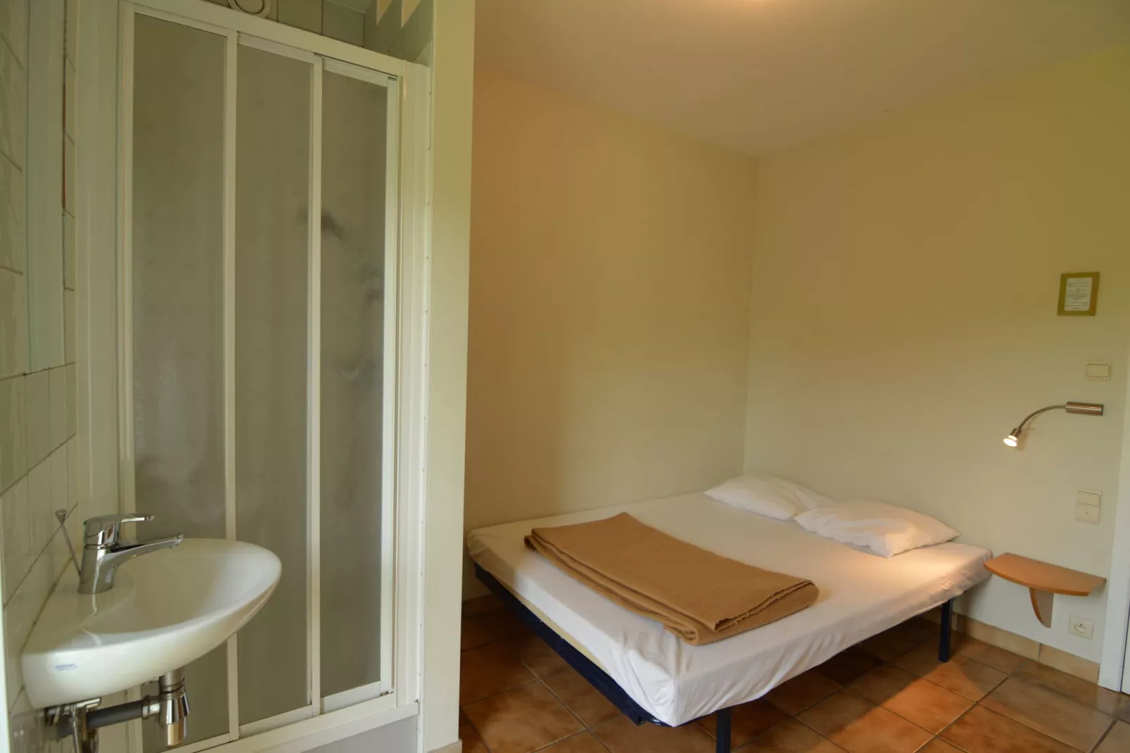 Aux Quatre Saisons-Bathroom