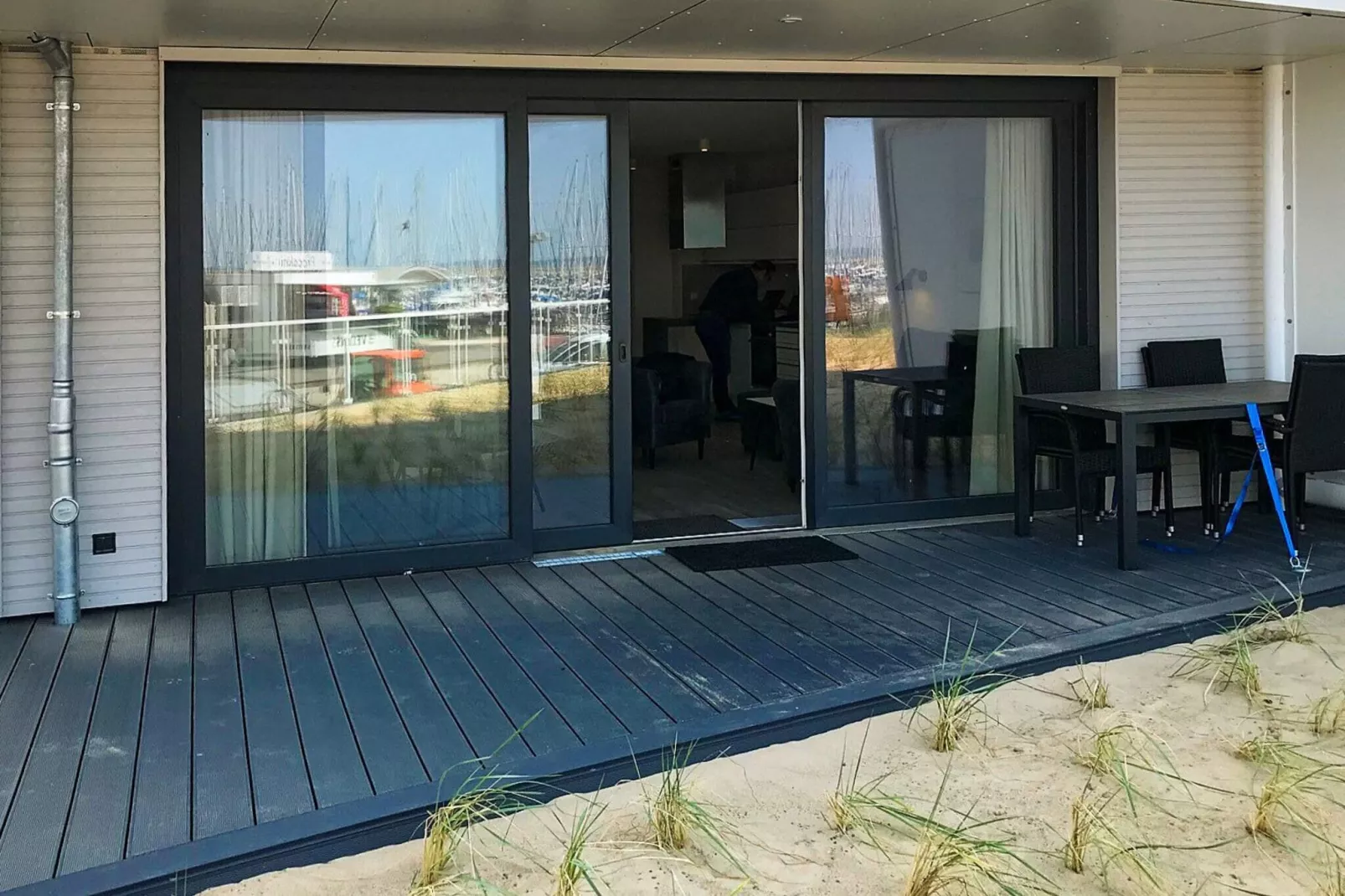 Apt moderne et confortable avec vue sur la mer